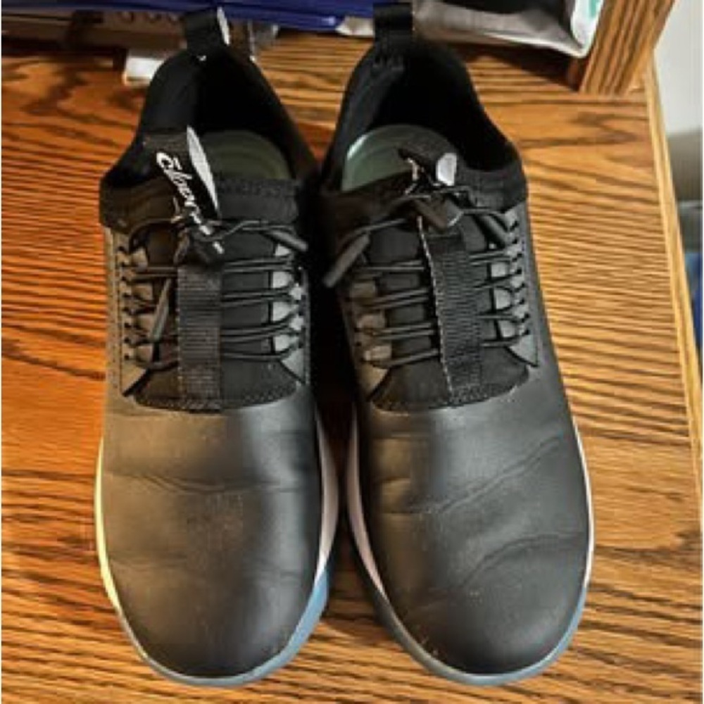Clove 6.5W Sneaker